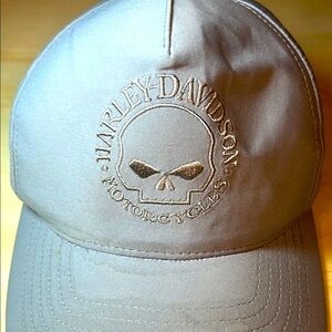 Harley-Davidson Skull Logo Grey Baseball Style Cap Laconia  Harley Davidson NH